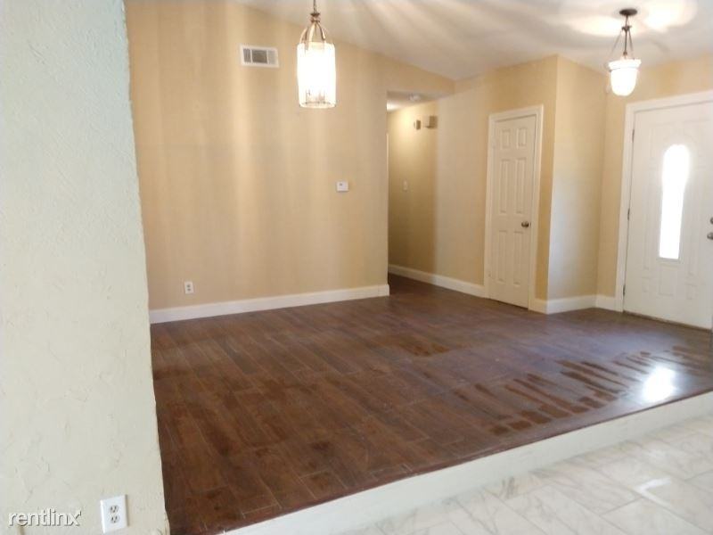 1638 Chisolm Trl - Photo 3 of 15