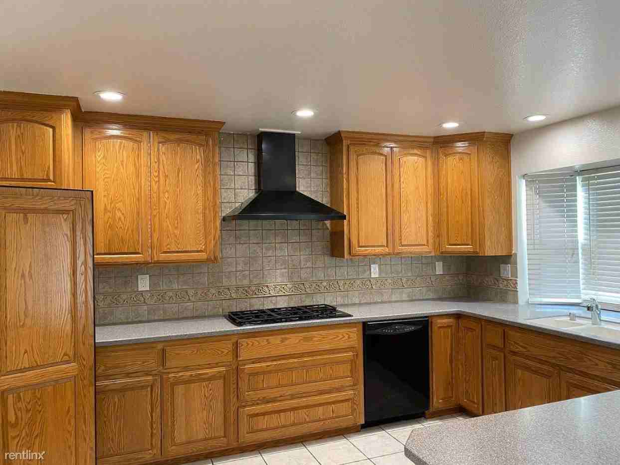 43675 Skye Rd - Photo 2 of 17