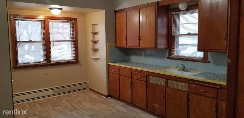 3302 N 47th St - Photo 3 of 7