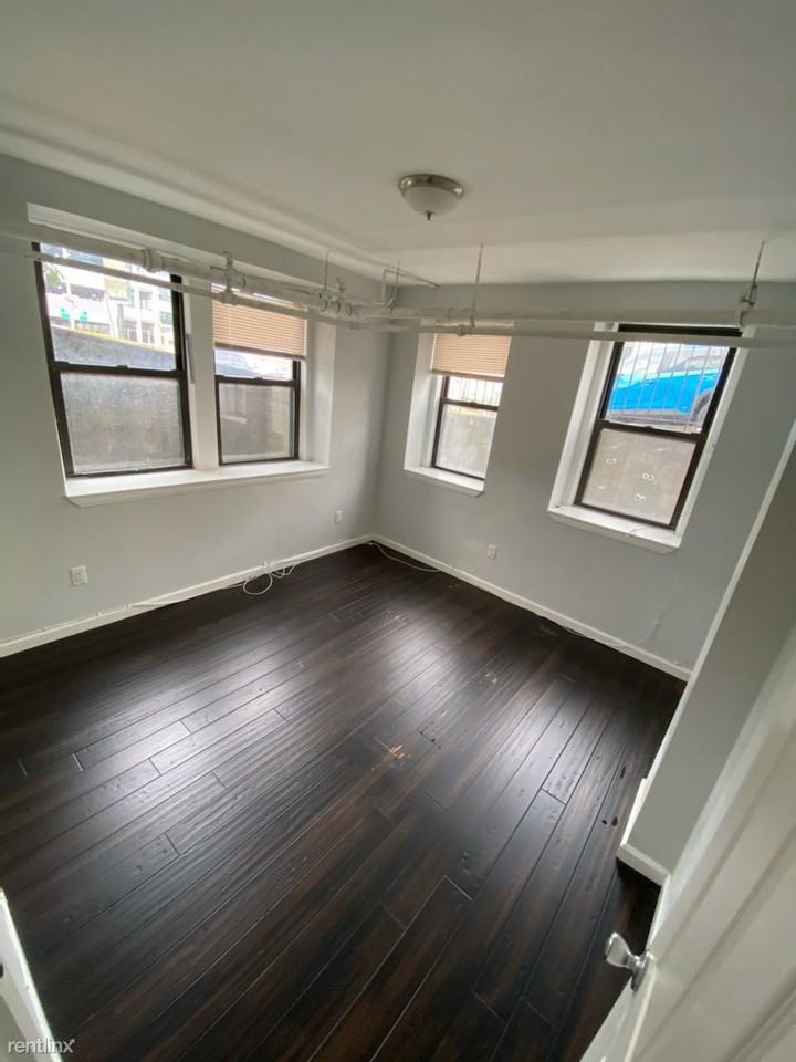 5 Greenridge Ave - Photo 3 of 4