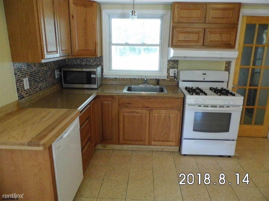 16 Linda Lane - Photo 3 of 15