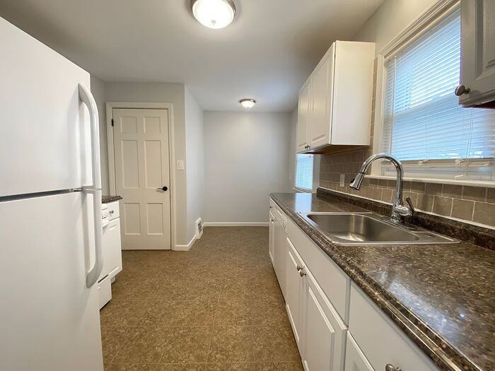 4871 Oakland Drive - Photo 3 of 15