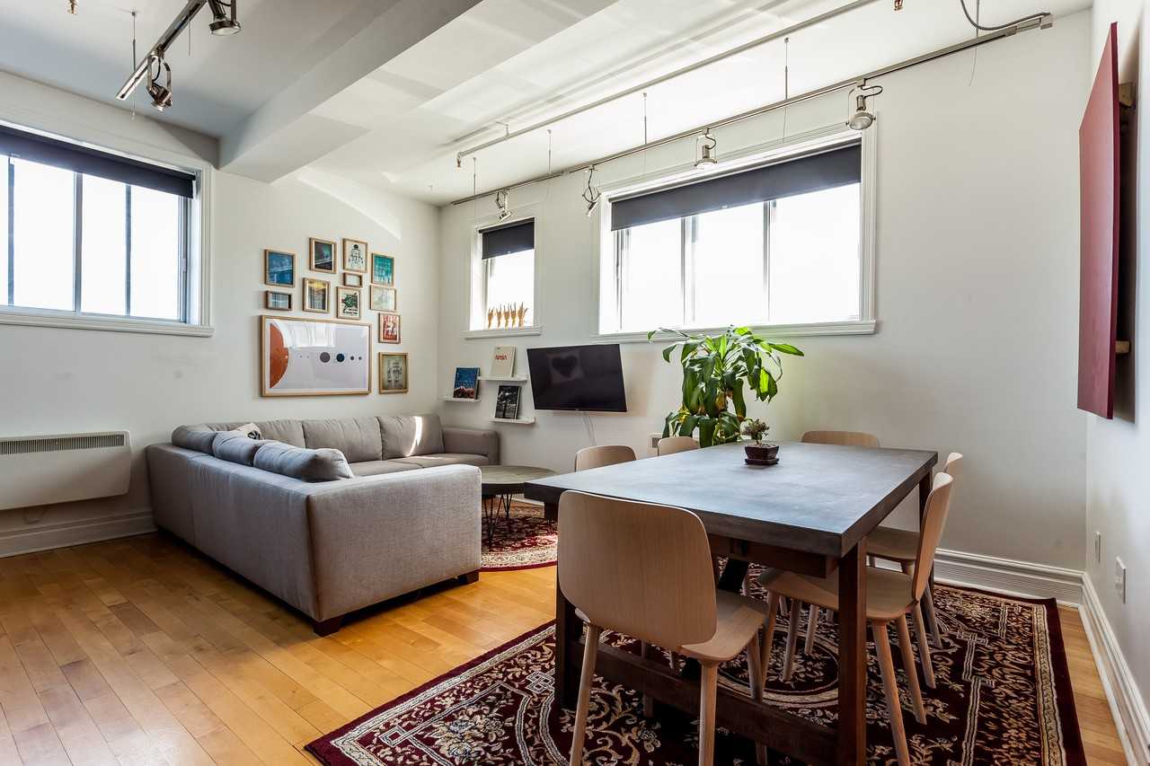 15 Marie-Anne Street West #402