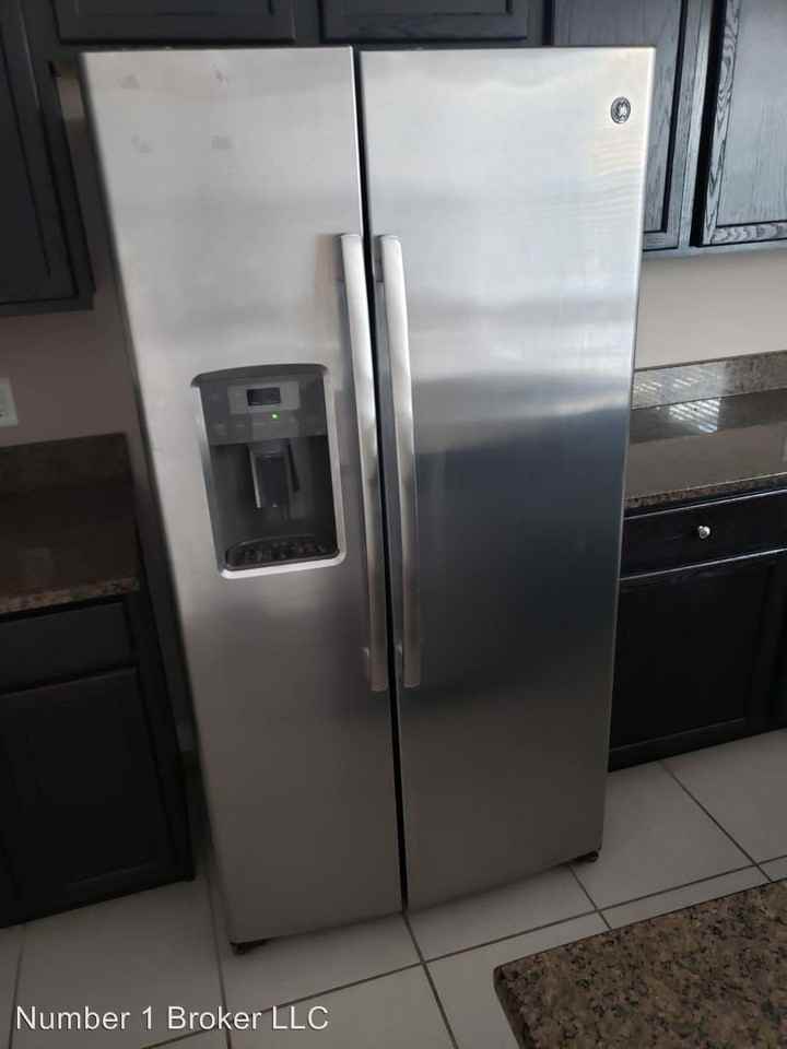 1520 Leitrim Loop - Photo 3 of 12