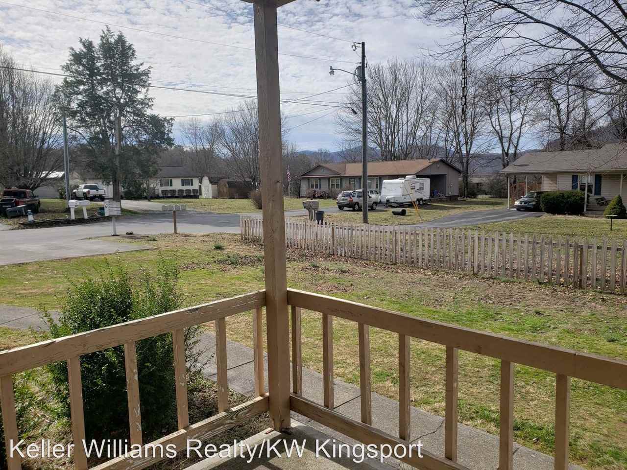 102 Unaka Court - Photo 3 of 19