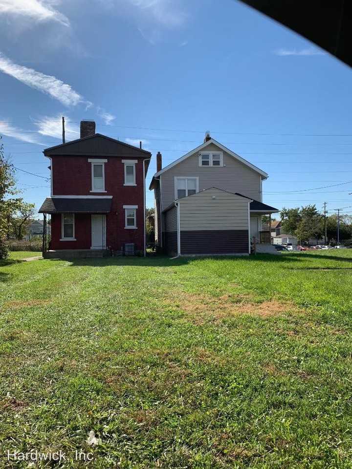 832 East 5th Avenue - Photo 3 of 19