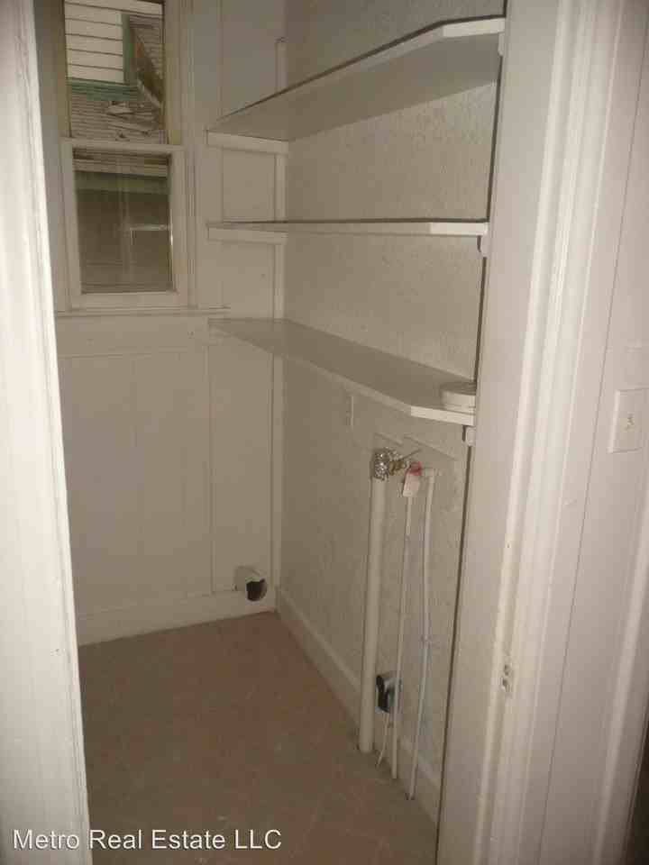 330 W Creighton Ave - Photo 3 of 7