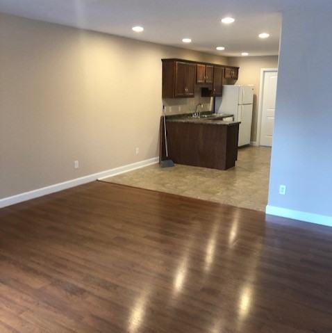 150 Harp Ave - Photo 3 of 9