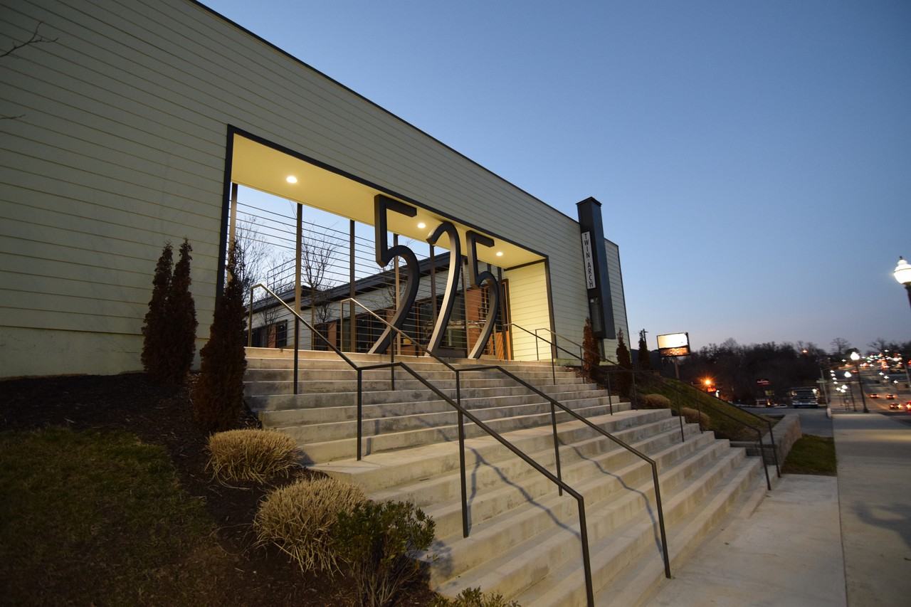 525 N College Ave - Photo 3 of 11