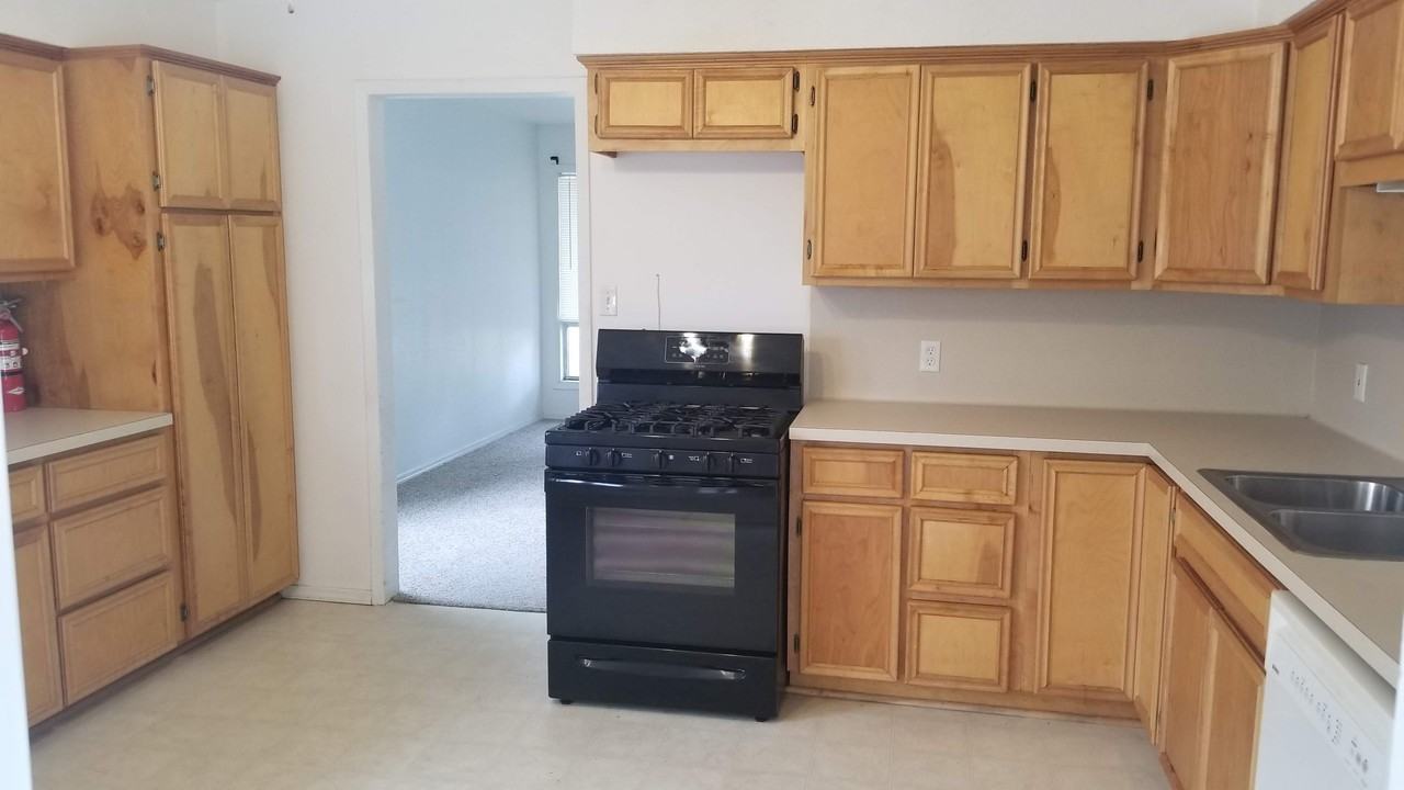 3501 Lamont St - Photo 2 of 6