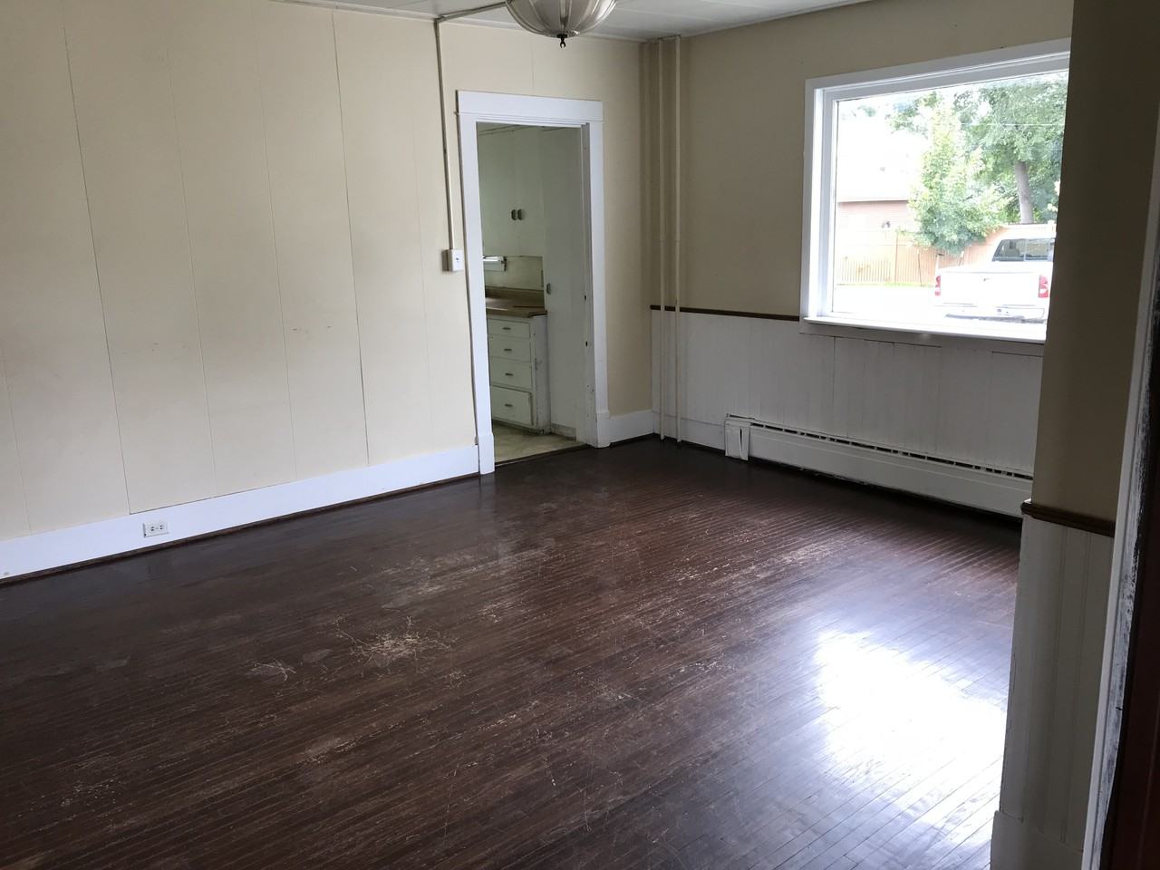 331 College St Sw - Photo 2 of 13