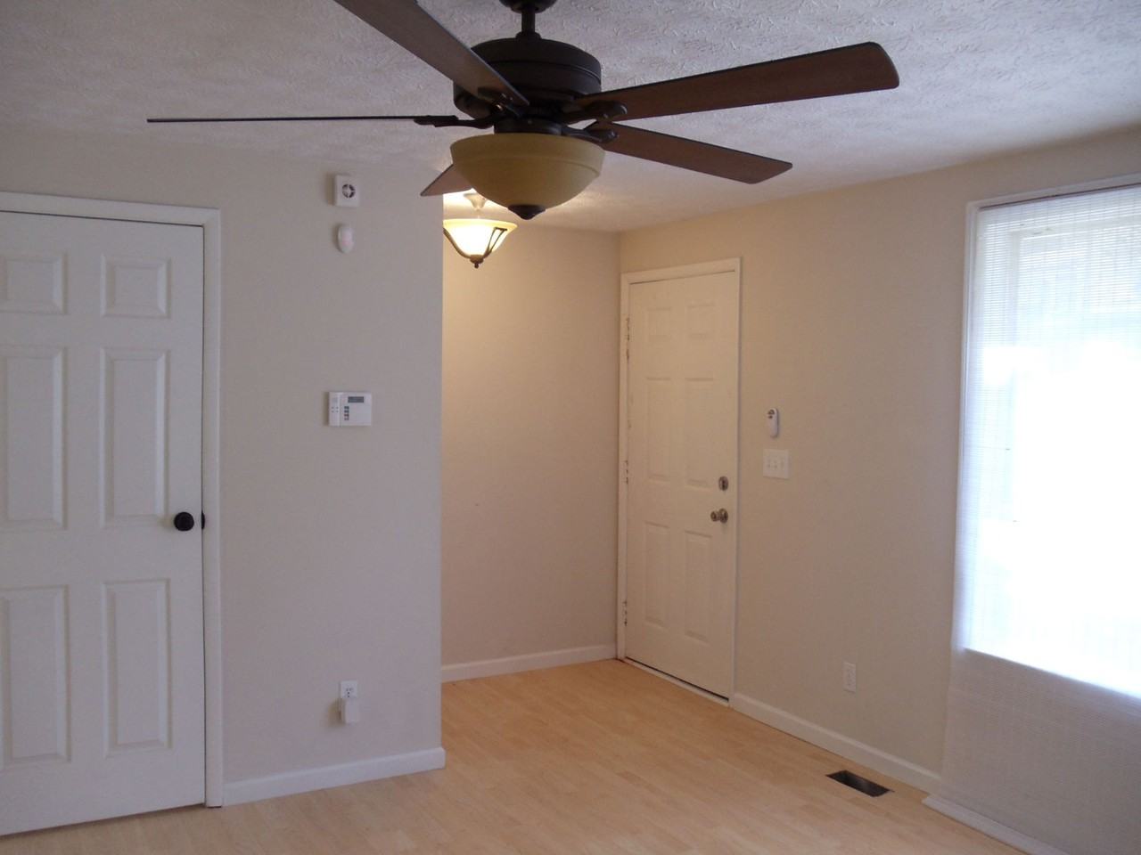 1184 Sandune Dr - Photo 5 of 10