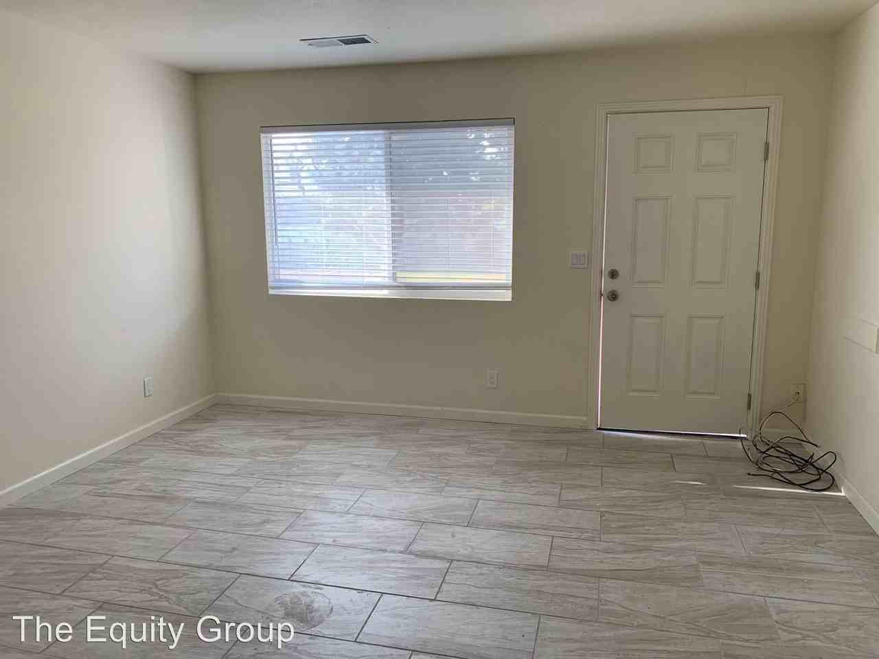 400 East Grove - Photo 3 of 10