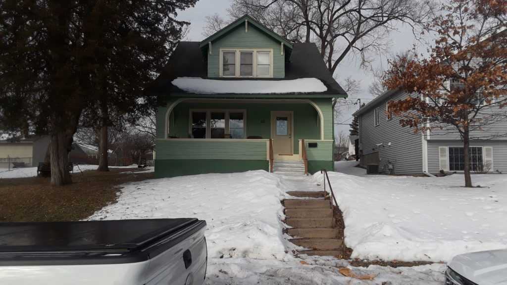 821 10 1/2 Ave S - Photo 2 of 6