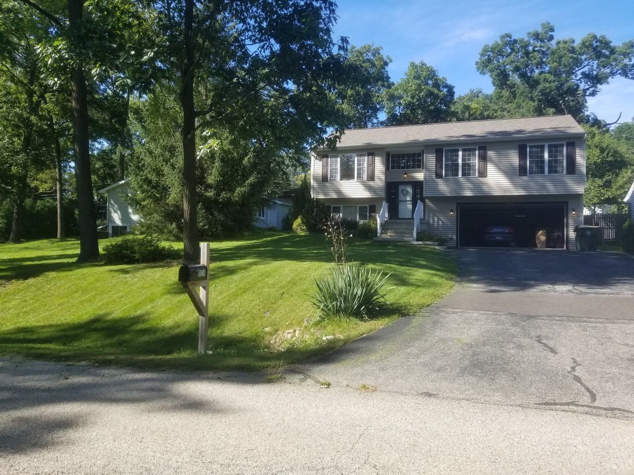 8924 Evergreen Drive - Photo 2 of 37