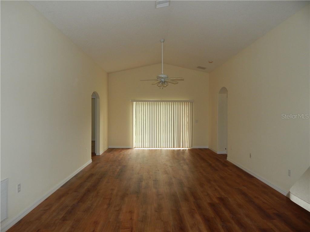 4421 Stoney River Dr - Photo 2 of 15