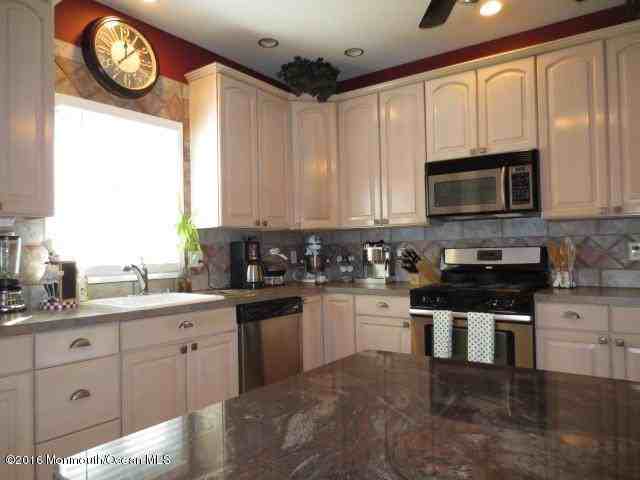 136 Highfield Avenue - Photo 2 of 11