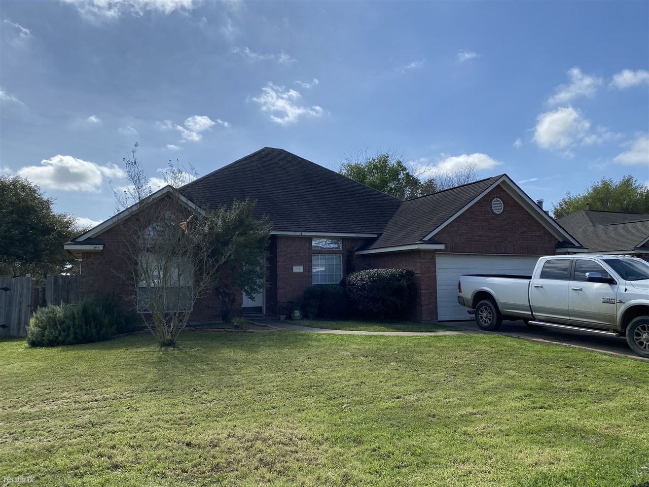 718 Hasselt St - Photo 2 of 3