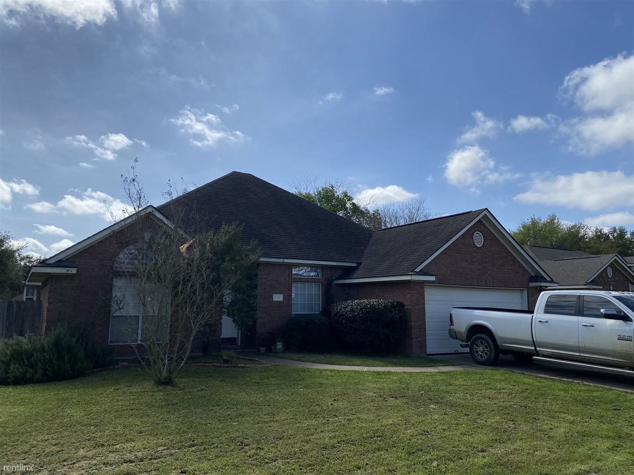 718 Hasselt St - Photo 3 of 3