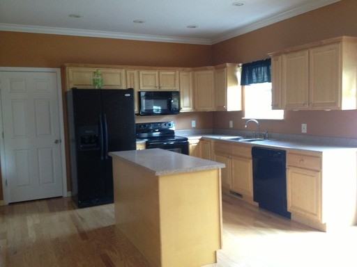 160 Huntington Ln - Photo 3 of 28