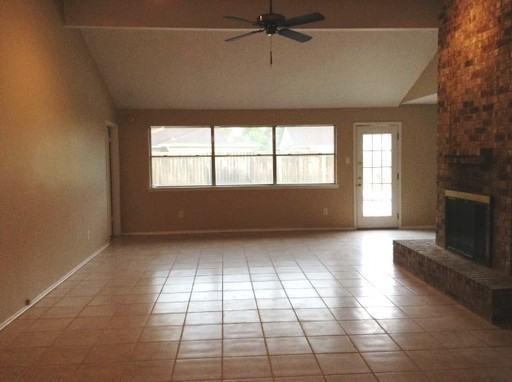 1111 Tanglewild Ln - Photo 2 of 6