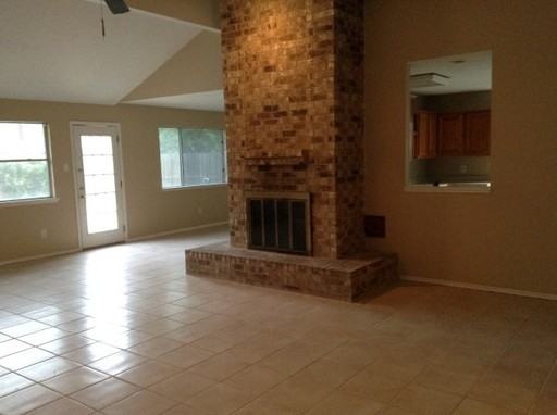 1111 Tanglewild Ln - Photo 3 of 6