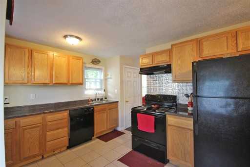 9 Tyler Cir - Photo 3 of 16