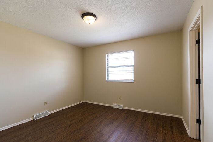 3201 Northwest Canterbury Road - Photo 2 of 28