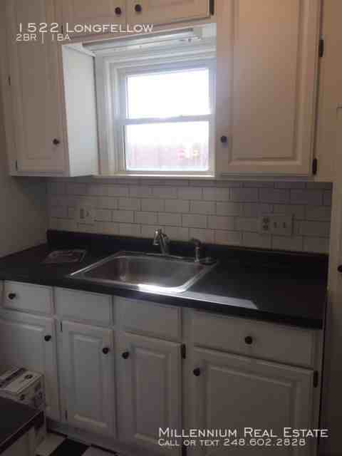 1522 Longfellow - Photo 3 of 22