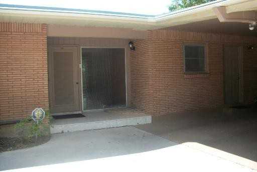 126 Clubhill Dr - Photo 2 of 10