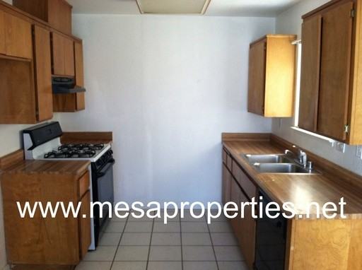 22189 Tajanta Ct - Photo 3 of 8