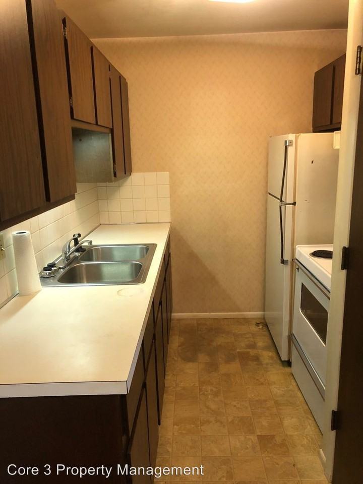 233 Robinhood Lane - Photo 2 of 8