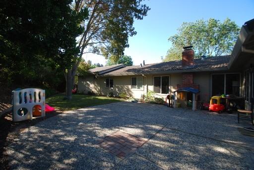 231 Ivy Dr - Photo 2 of 14