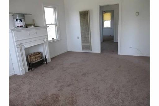 1449 NE 9th St - Photo 3 of 8