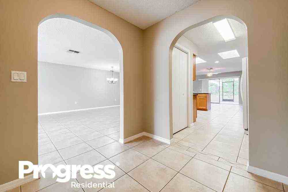 8553 Bridgewater Dr - Photo 3 of 16