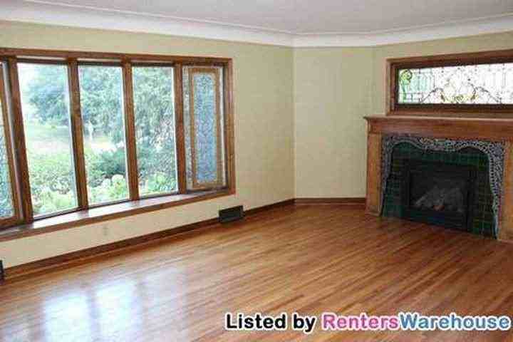 4704 28th Ave S - Photo 3 of 11