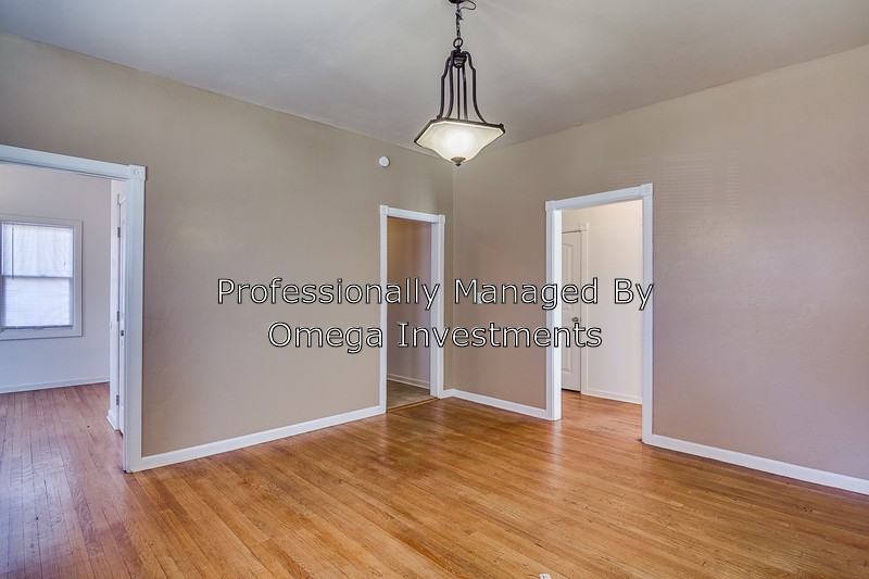 215 Ne 16th Street - Photo 3 of 10