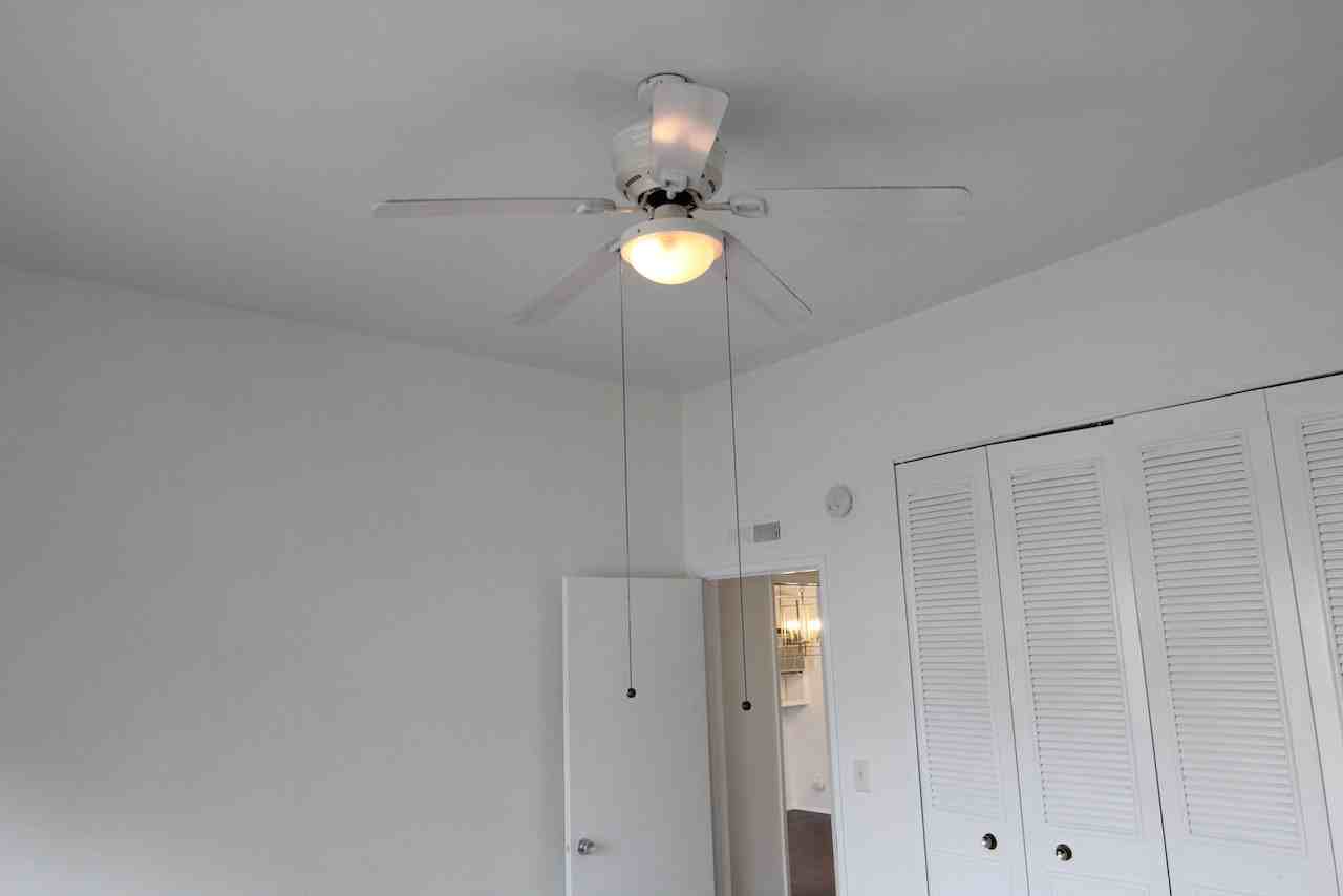 Norton Ave. & N. Harper Ave. - Photo 7 of 50