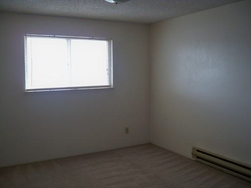 409 Peters St - Photo 3 of 6