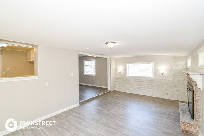 6238 Green Pine Lane - Photo 3 of 16