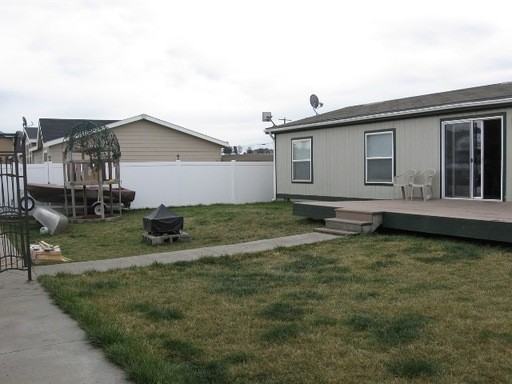 412 E Chestnut St - Photo 2 of 12