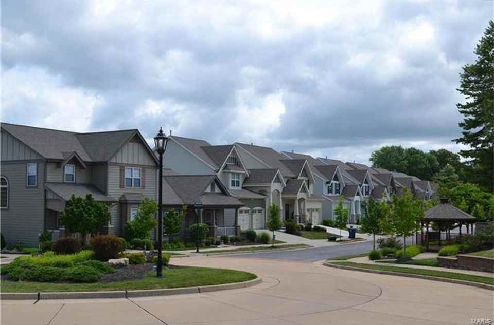 2728 Grover Crossing Dr - Photo 3 of 25