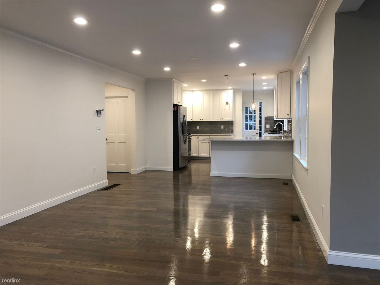33 Springfield St - Photo 2 of 16