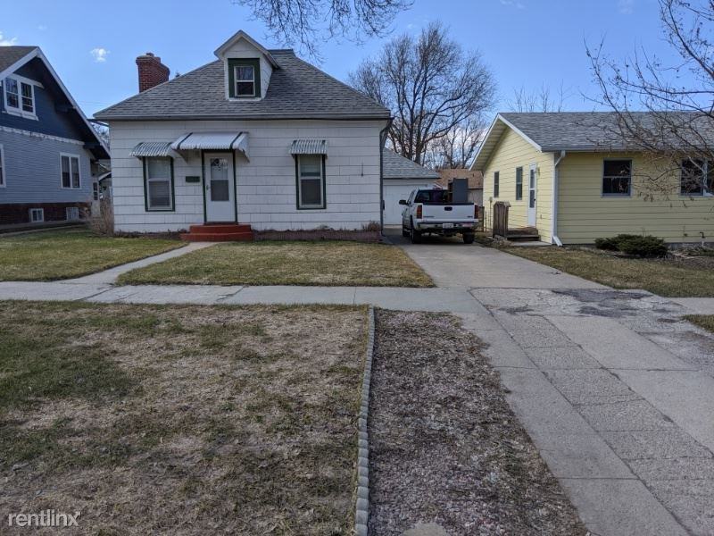 721 Main St - Photo 2 of 40