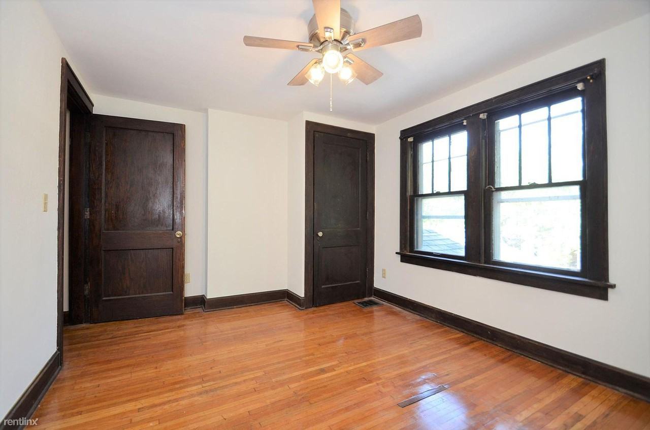 729 S 6th St - Photo 2 of 26