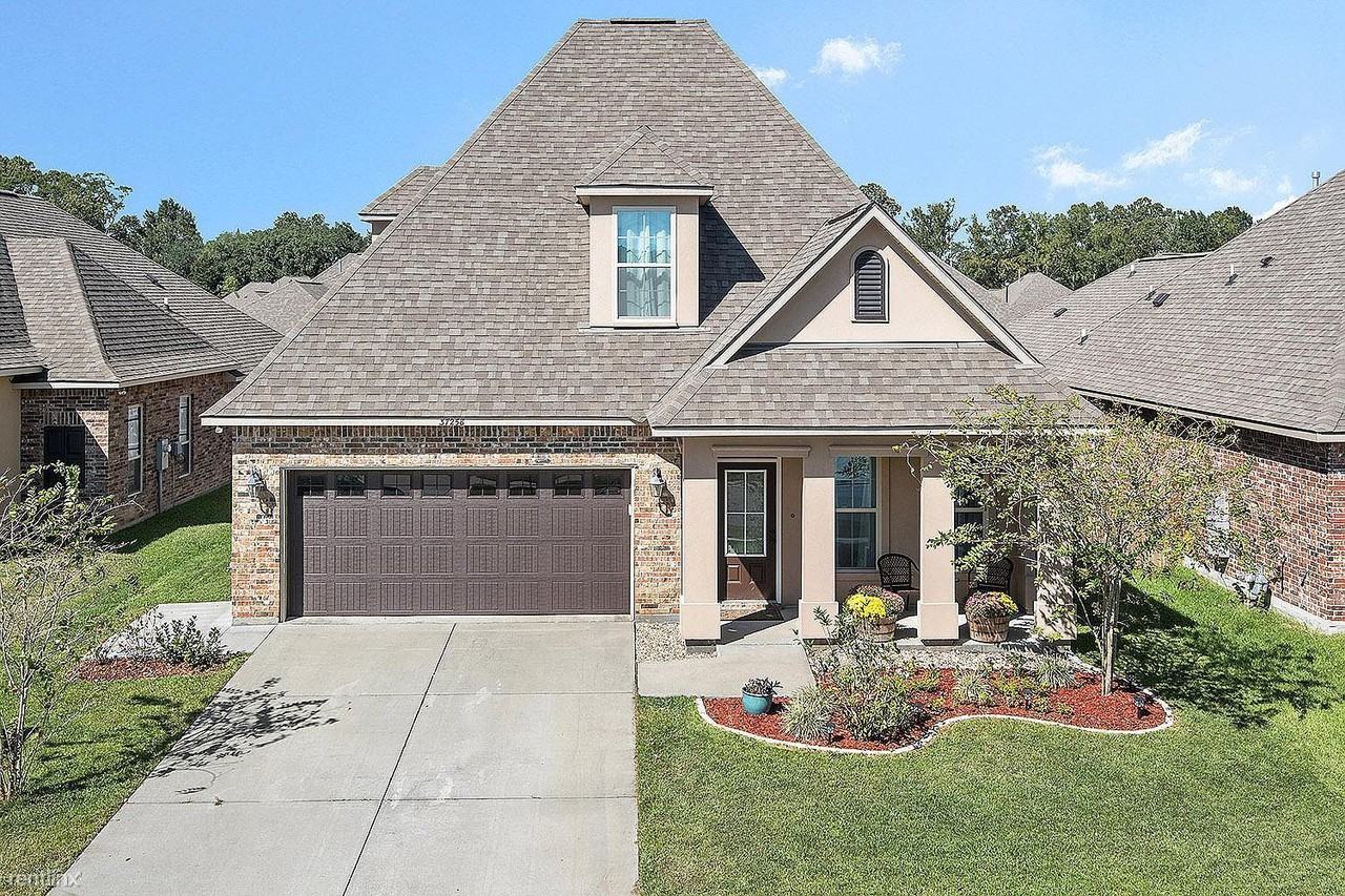 37258 Brigantines Dr - Photo 3 of 12