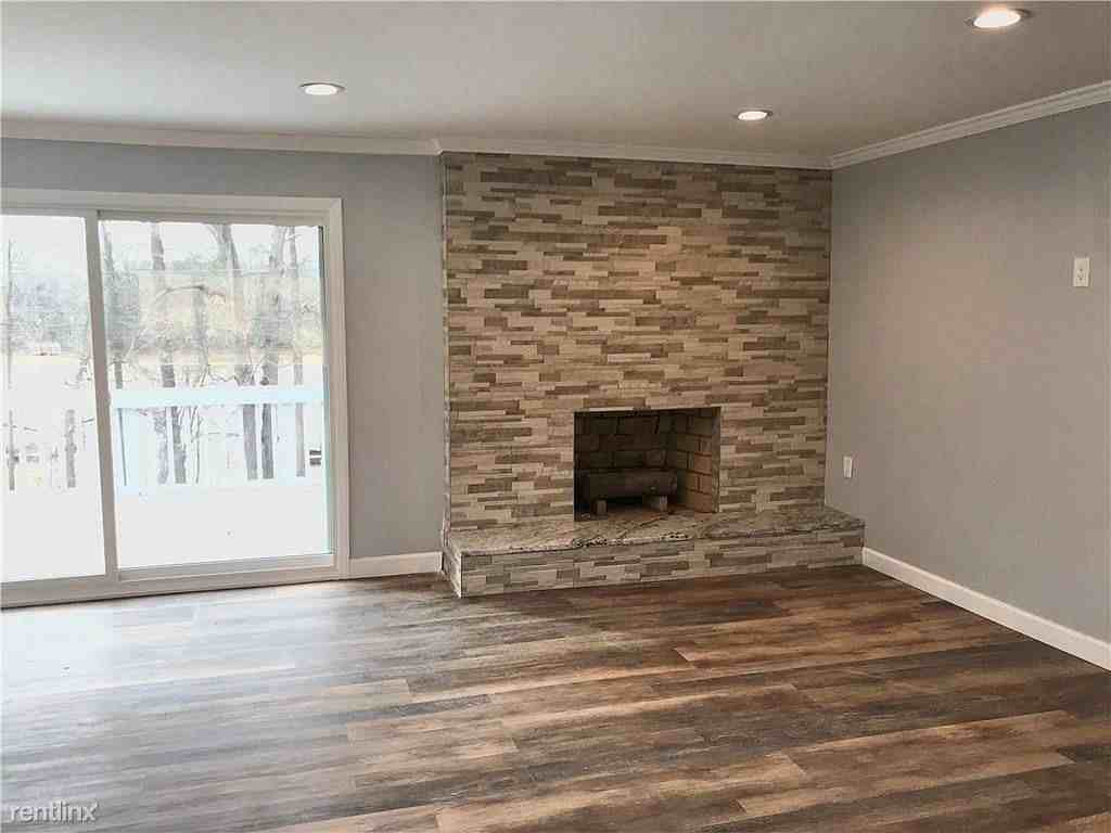 736 Woodlake Rd - Photo 2 of 28