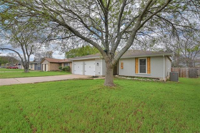 900 Cactus Dr - Photo 2 of 31