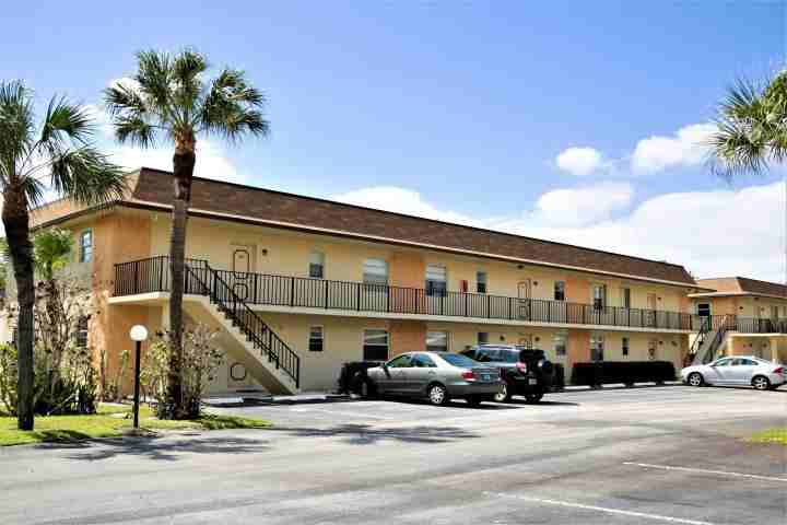 720 N Dixie Highway #305