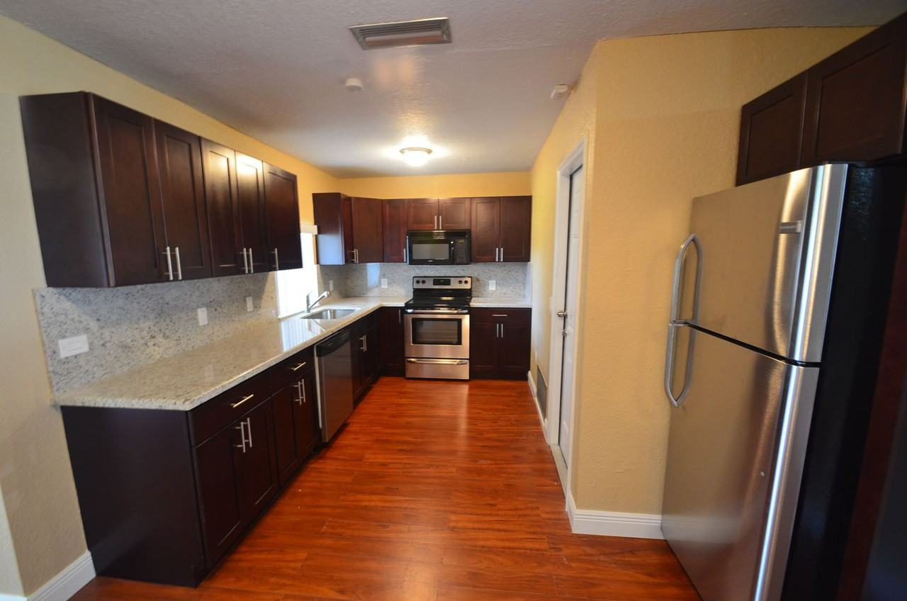 9500 Nw 25th St - Photo 2 of 10
